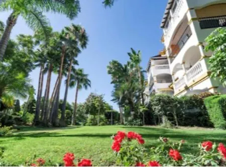 La Dama De Noche - Scandinavian * Marbella